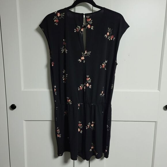 Bcbgeneration fainting flowers overlapping romper - Picture 8 of 11